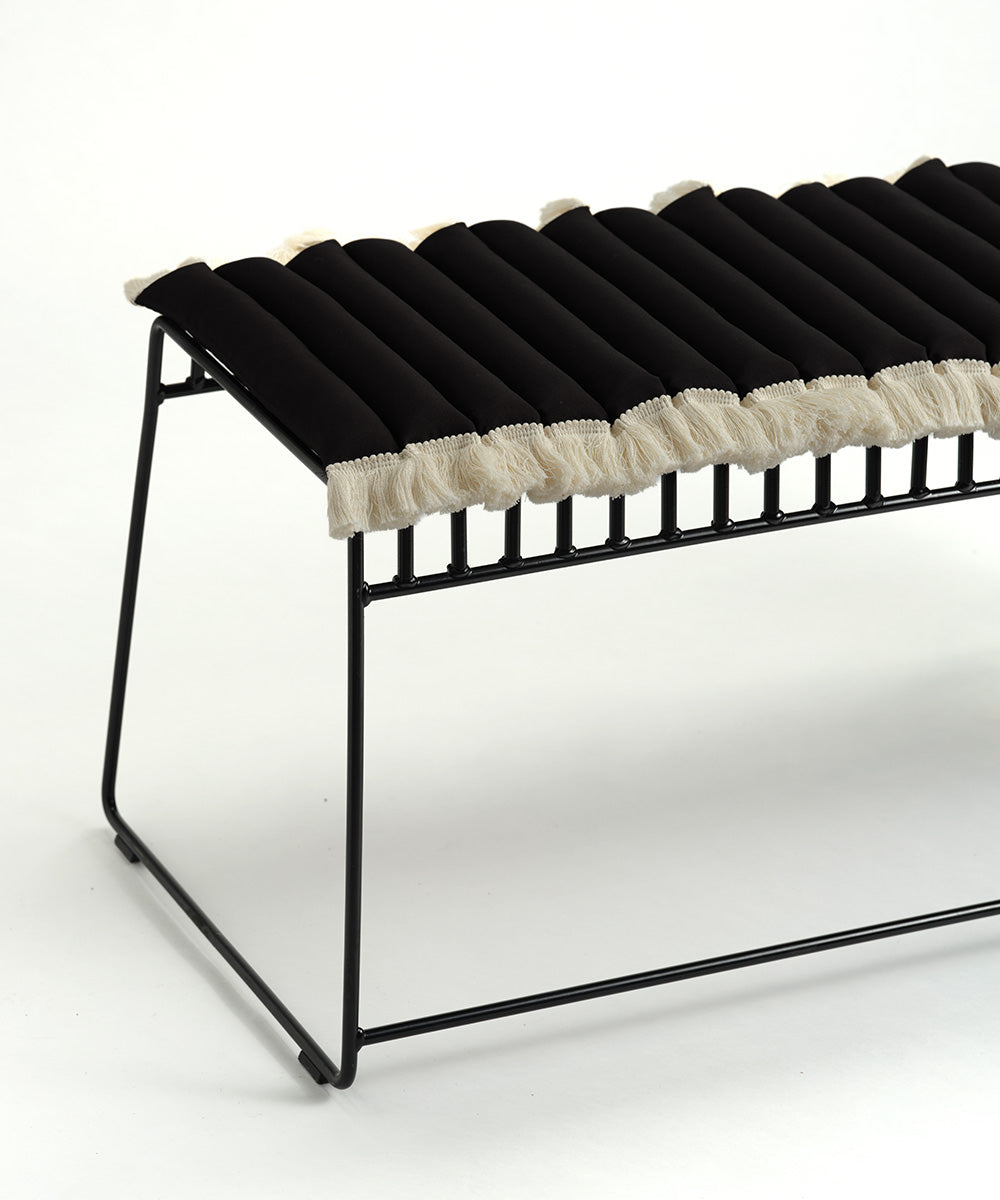 Bench cushion black – white fringe