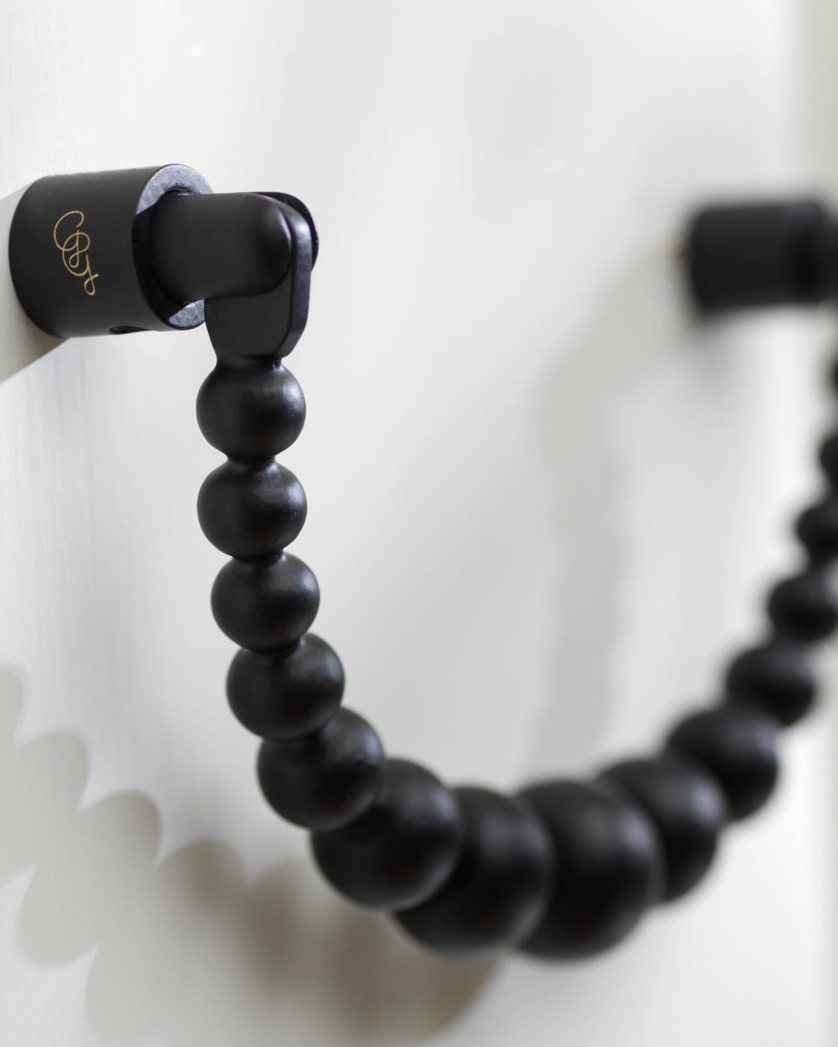 Pearl Ribbon Door Knocker Black-3