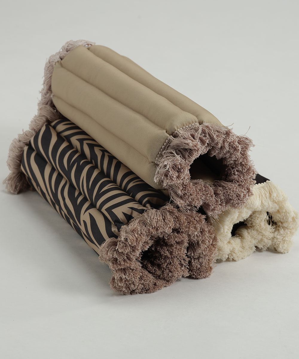 Seat cushion black - white fringe