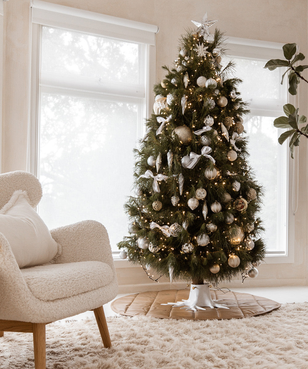 Christmas Tree Stand The Root - Créme White | Elegant & Stable