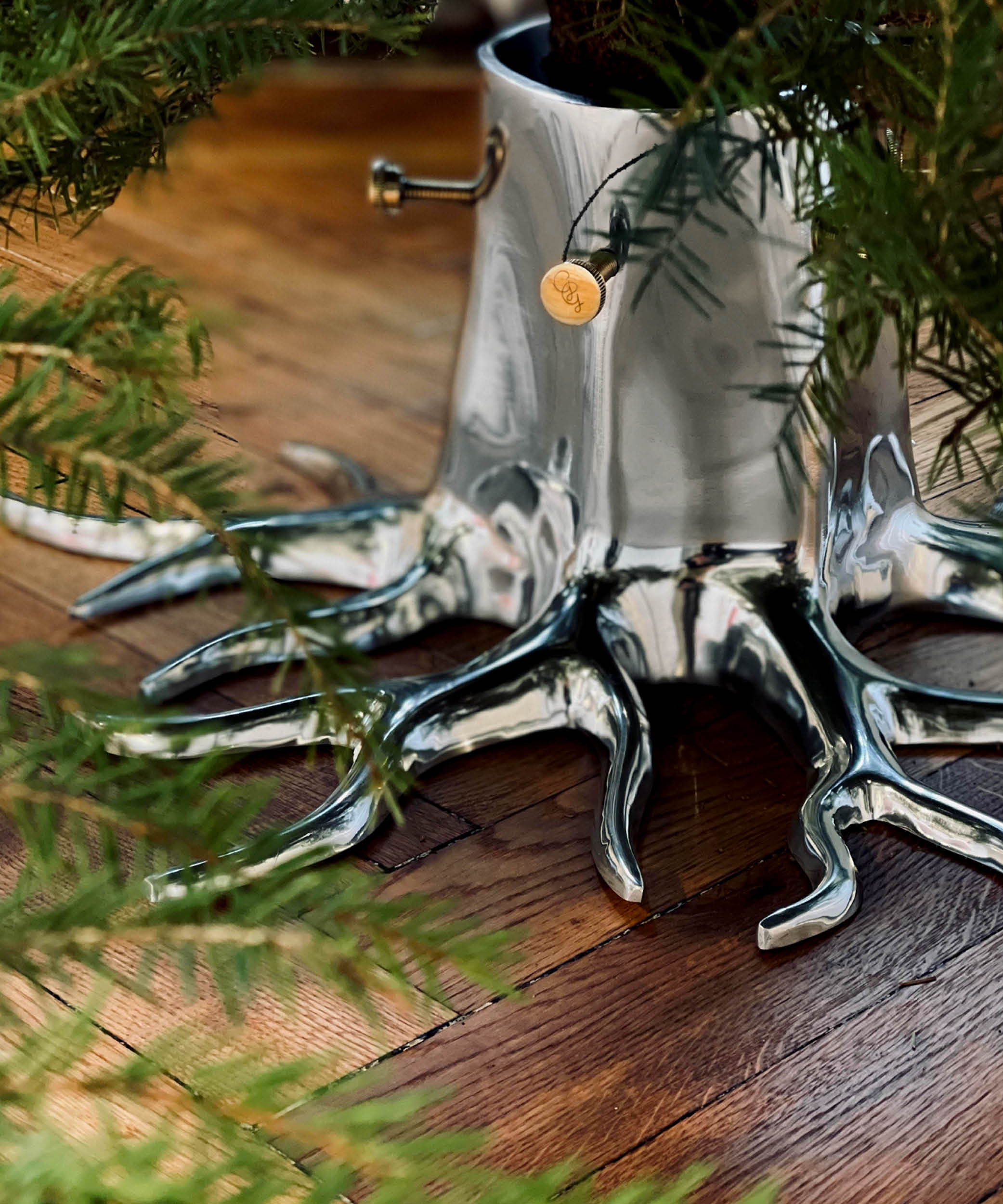 Christmas Tree Stand The Root - Silver | Modern Elegant Holiday Decor